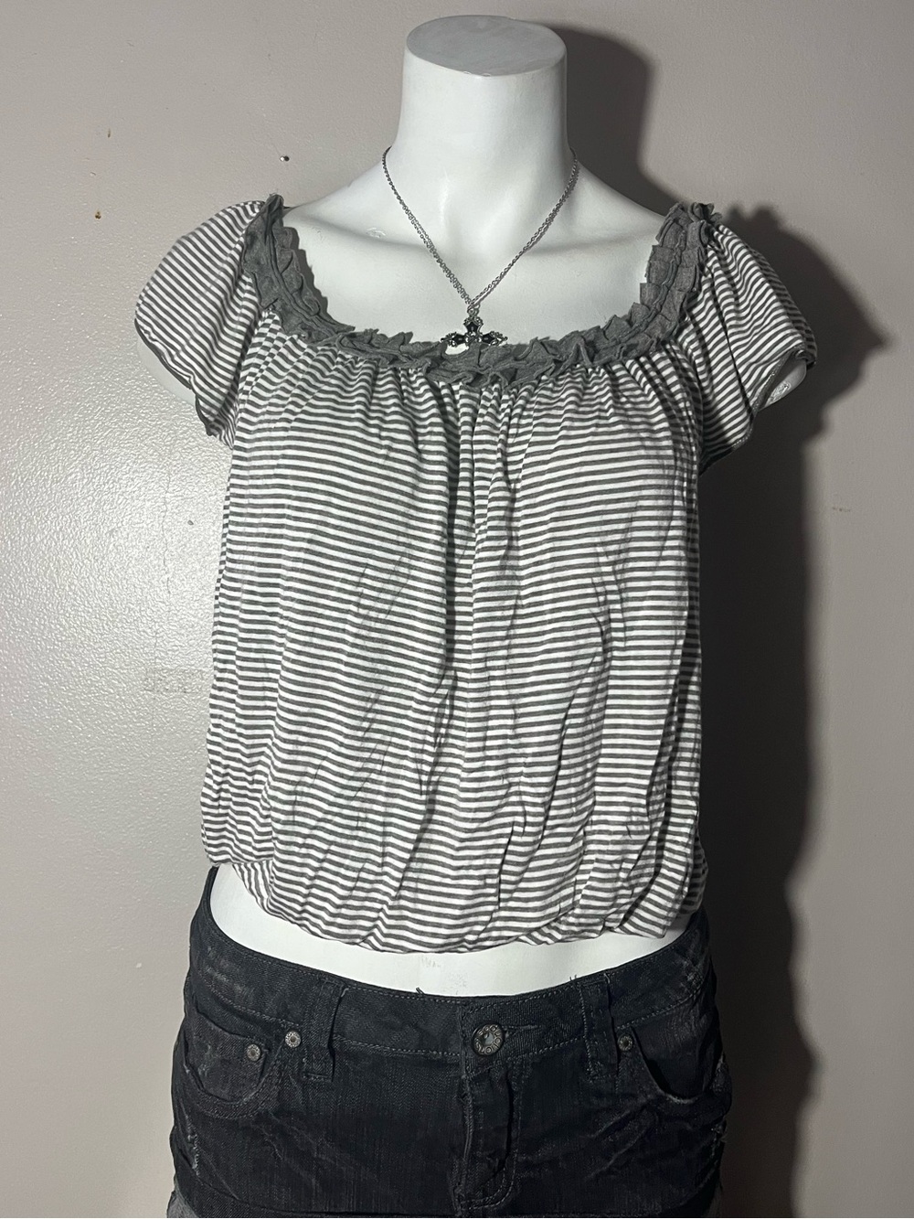 Max Studio Gray & White Striped Ruffle-Neck Crop Top